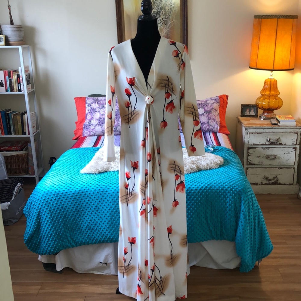 Show stopping 1970’s low cut vintage maxi dress size L